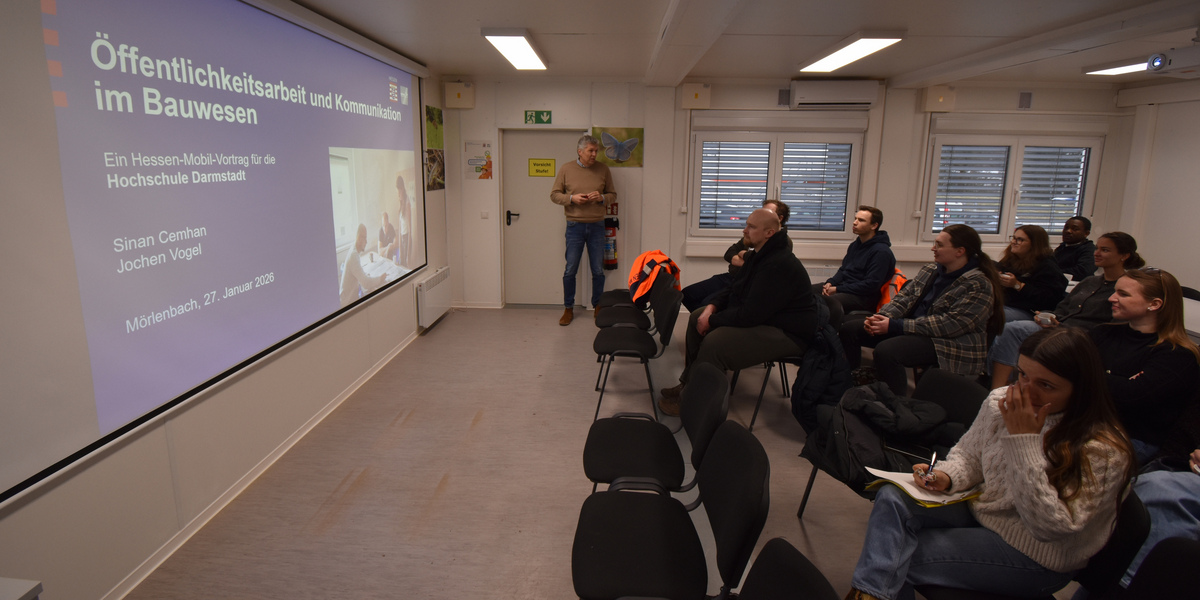 Im Projekt-Infocenter von Hessen Mobil in Mörlenbach