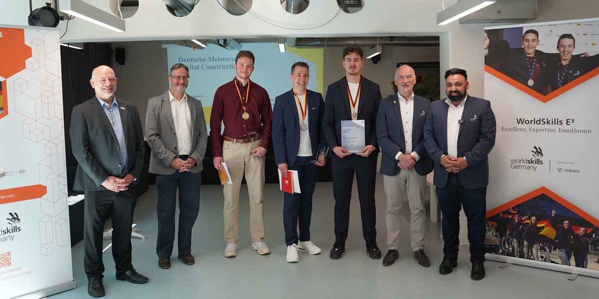 Gruppenbild Siegerehrung Deutsche Meisterschaft 2025 in der Disziplin "Digital Construction"