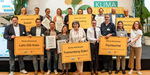 Preisverleihung für klimafreundliche Bauleitplanung für die Gemeinde Fischbachtal (Philip Thoma (Bürgermeister), Stephan Kühn (Leiter Umweltamt), Andreas Fromkorth (Gemeindevertreter und Vorsitzender des Ausschusses für Bauen, Landwirtschaft und Umwelt, Prof. Dr.-Ing. Birte Frommer (h_da). (copyright, HMLU, Cornelius Pfannkuch)