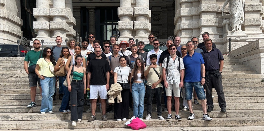 Gruppenbild der Teilnehmenden an der Rom-Exkursion des FBBU 2025
